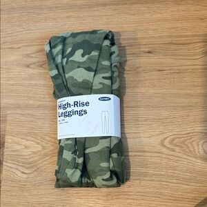 Old Navy Green Camouflage High-Waisted Leggings